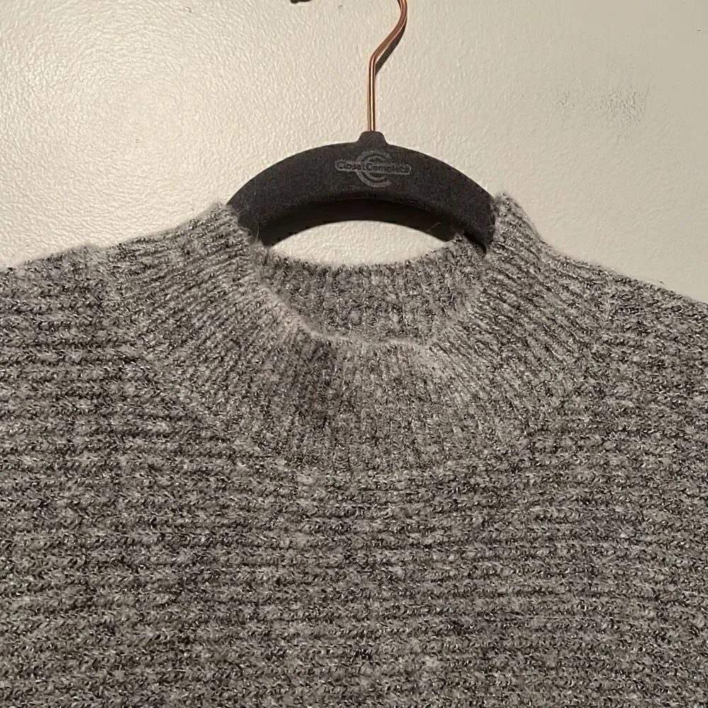 Sweater - Picture 2 of 5
